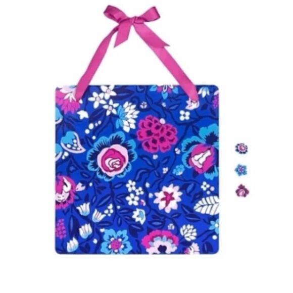 Vera Bradley Magnet Memo Board Bloom Berry - Picture 3 of 4
